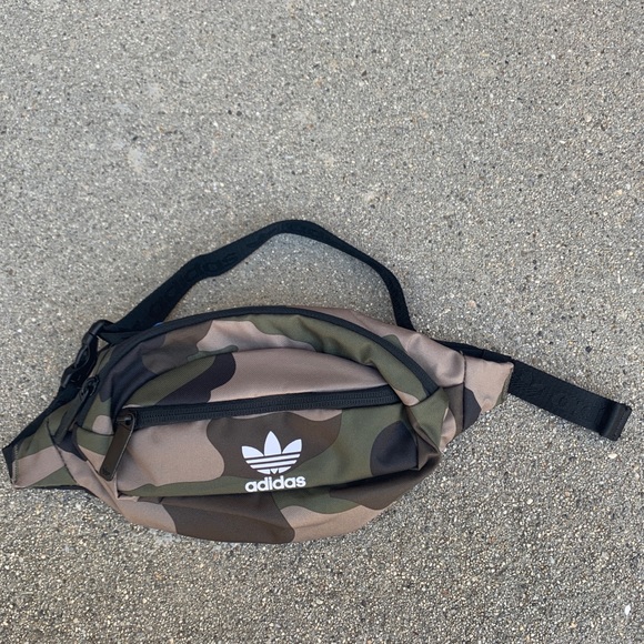 adidas originals camo fanny pack
